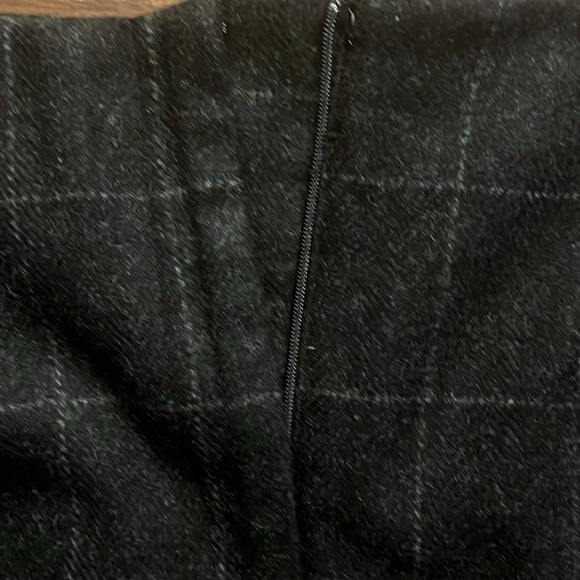 Harold’s Black and Gray Wool Skirt Size 8 - Picture 3 of 10